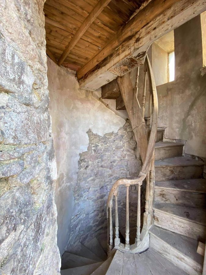Chateau De Villeneuve - Montolieu Bagian luar foto
